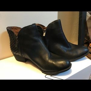 Lucky Brand worn once size 6